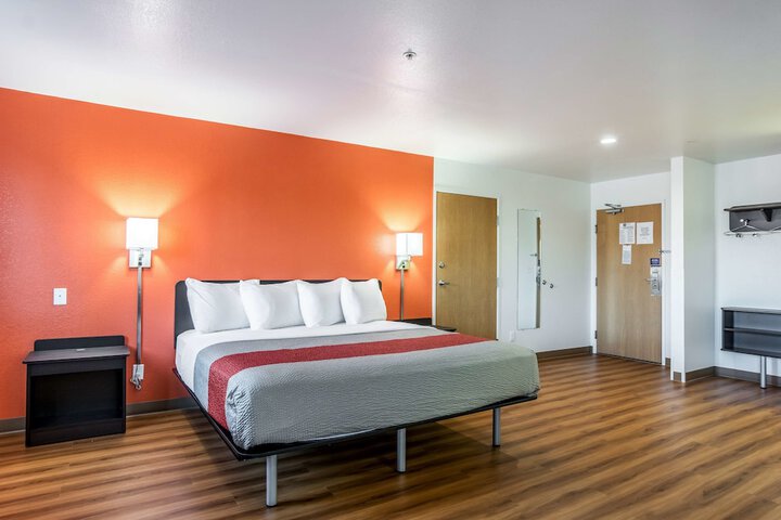 Room 27 of 30