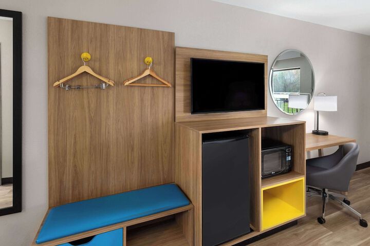 Room 12 of 28