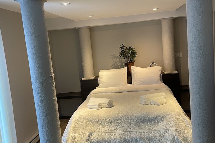 Room 9 of 20