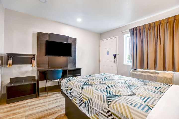 Room 27 of 29