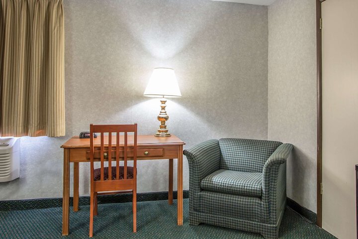 Room 30 of 49