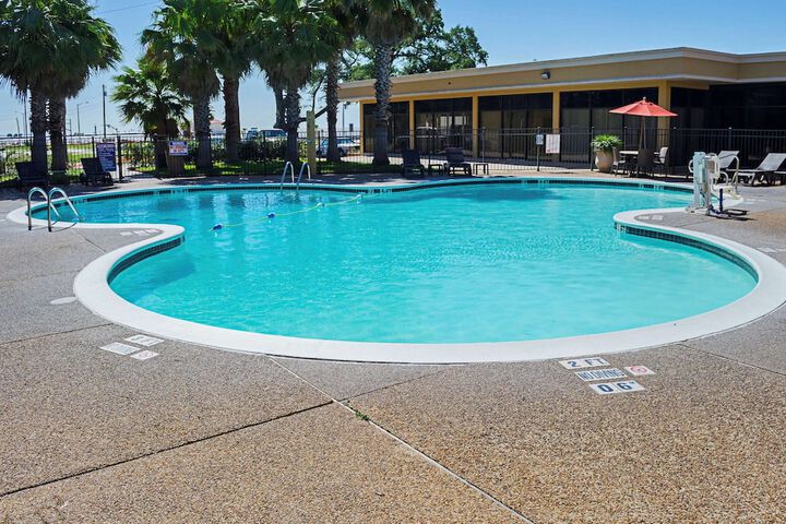 Pool 4 of 36