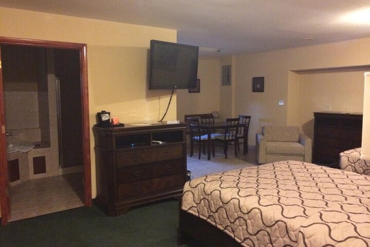 Pacer Inn & Suites Delaware