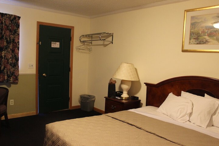 Room 27 of 42