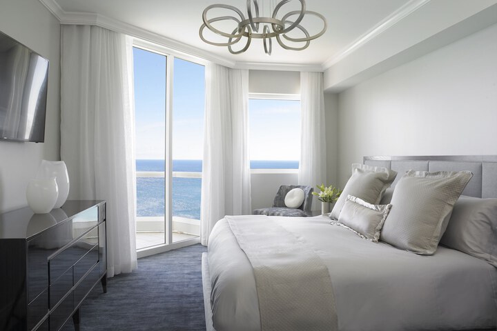 Room 32 of 63