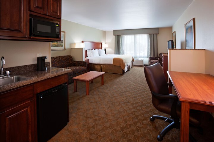 Room 19 of 38