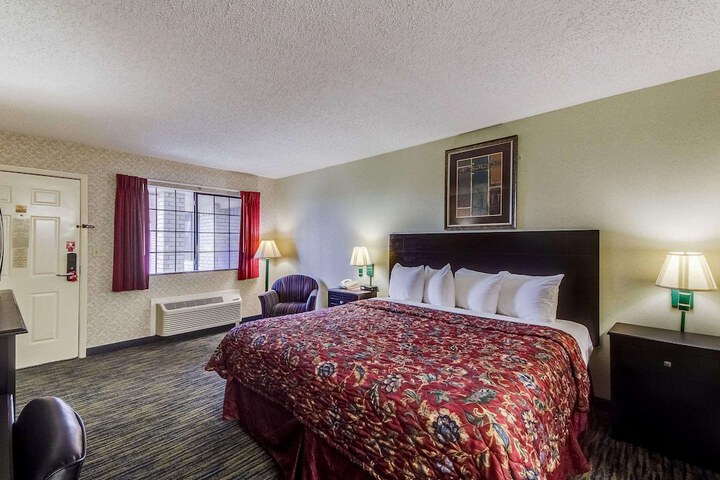 Room 18 of 23