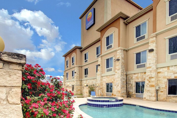 Comfort Inn & Suites Alvarado