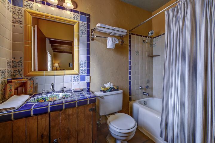 Hacienda Del Sol Guest Ranch Resort