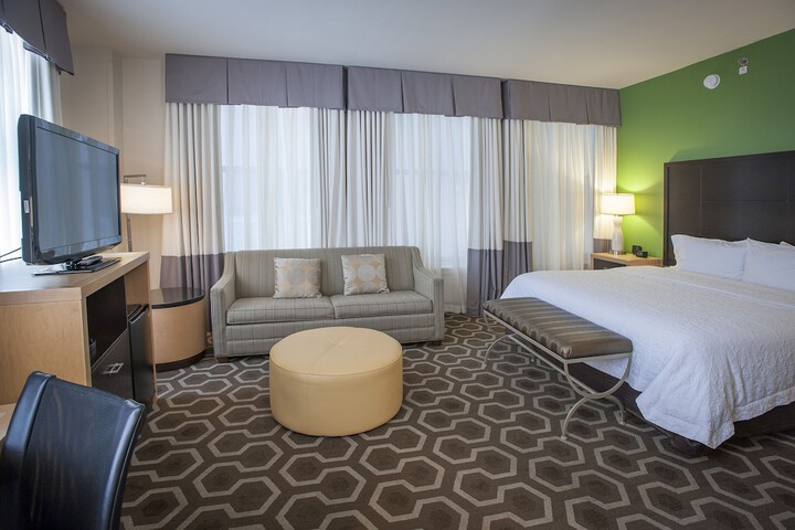Room 33 of 108