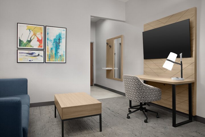 Holiday Inn Express Hotel & Suites DFW West - Hurst by IHG