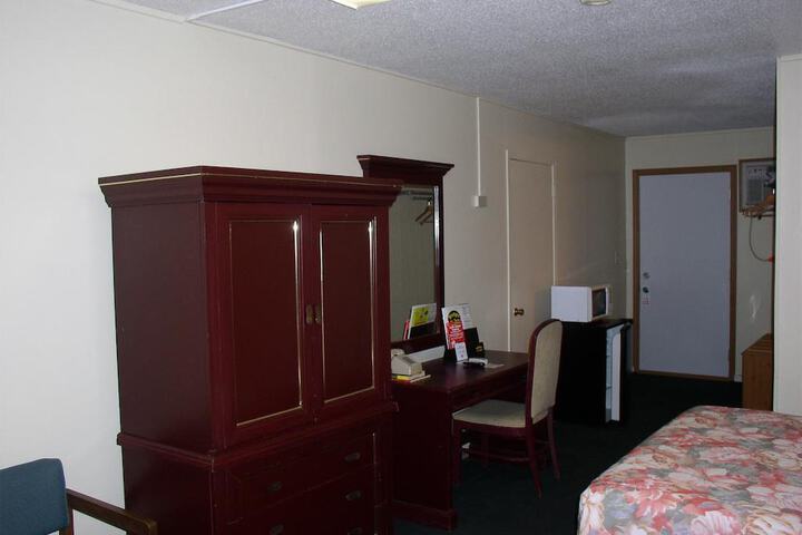 Room 11 of 17