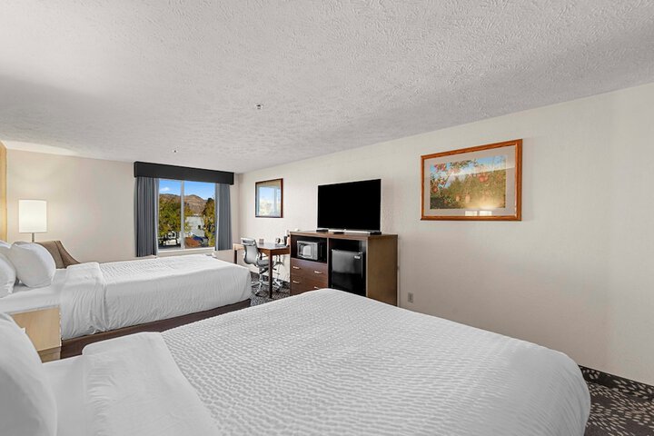 Clarion Pointe Wenatchee
