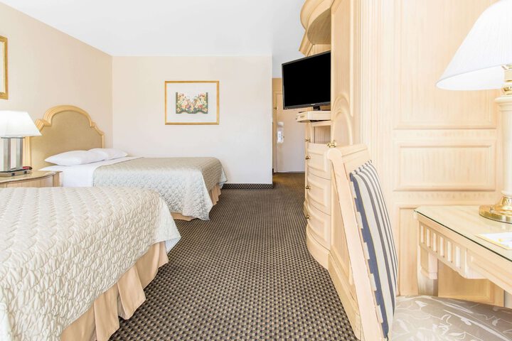 Days Inn by Wyndham Modesto
