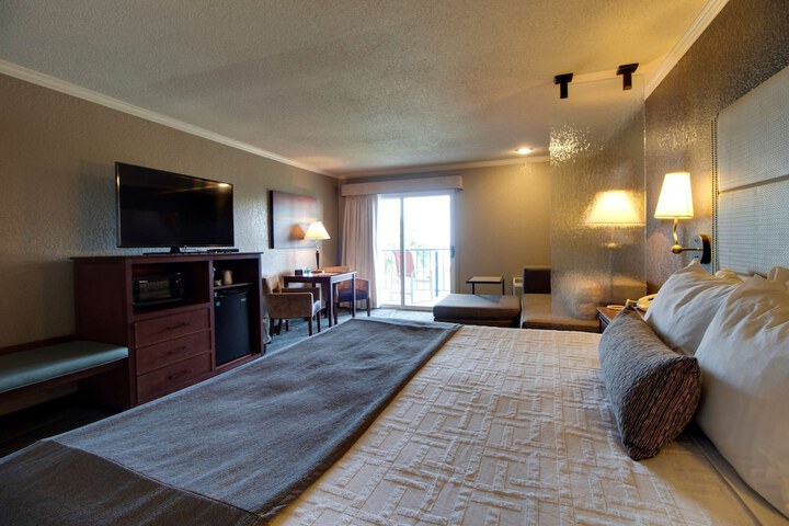 Room 34 of 80