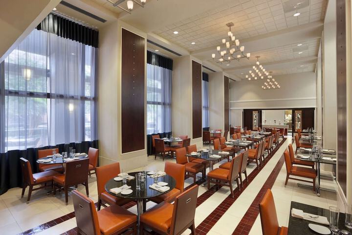 Dining 54 of 58