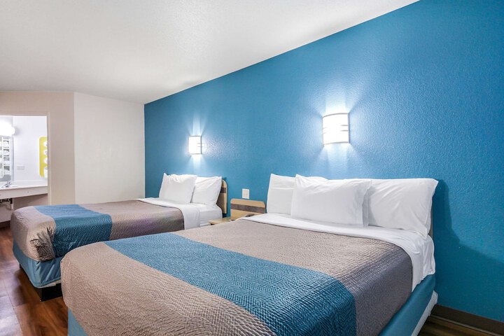 Room 20 of 37