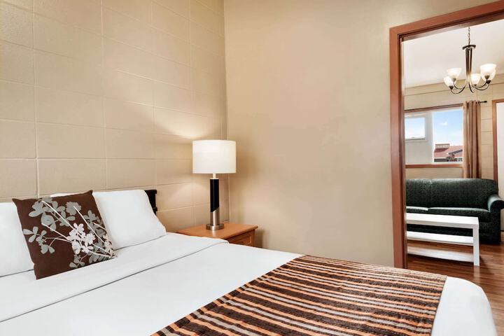 Room 29 of 38