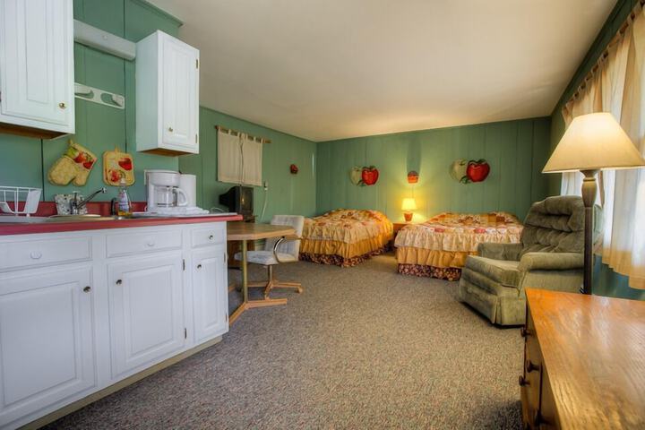 Room 4 of 5