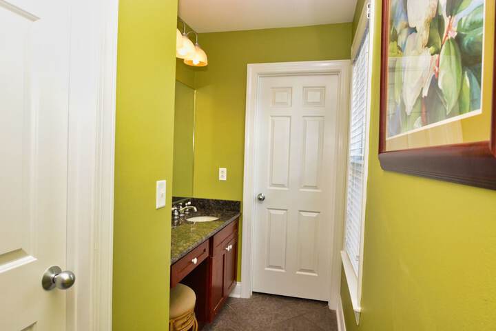 Room 222 of 417