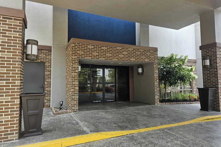 Hampton Inn by Hilton Philadelphia / Willow Grove
