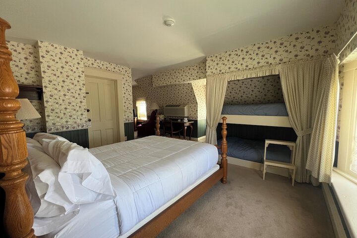 Strawtown Inn & Events