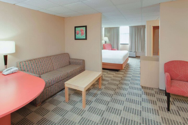 Room 10 of 15