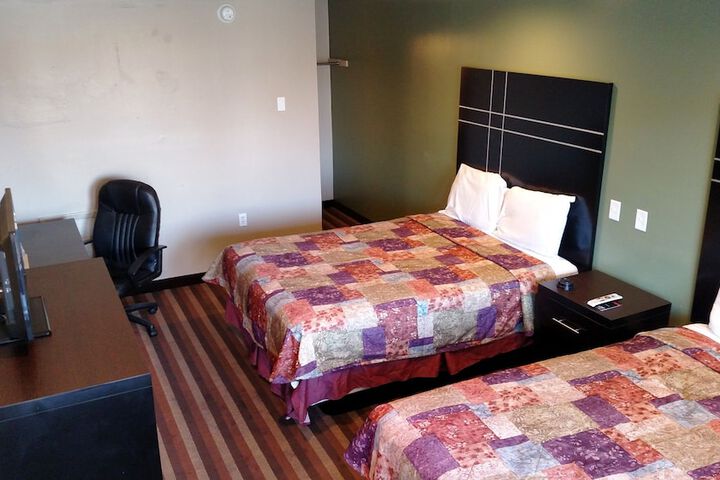 Room 10 of 25