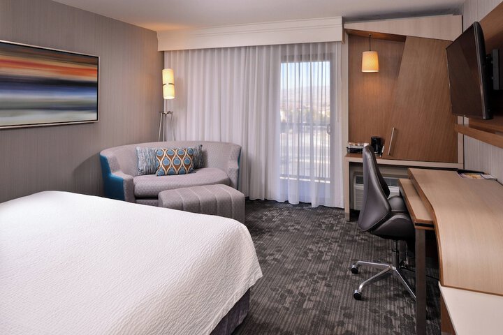 Courtyard by Marriott Palm Desert
