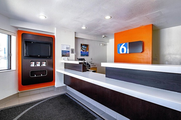 Motel 6 Palatine IL - Chicago Northwest