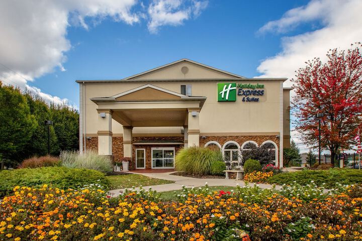 Holiday Inn Express & Suites Allentown West by IHG