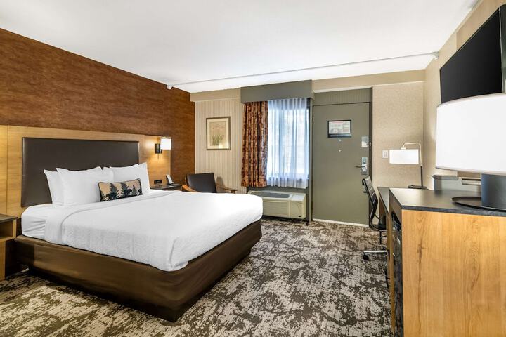 Room 36 of 125
