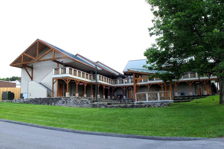 Hotel 2 of 47