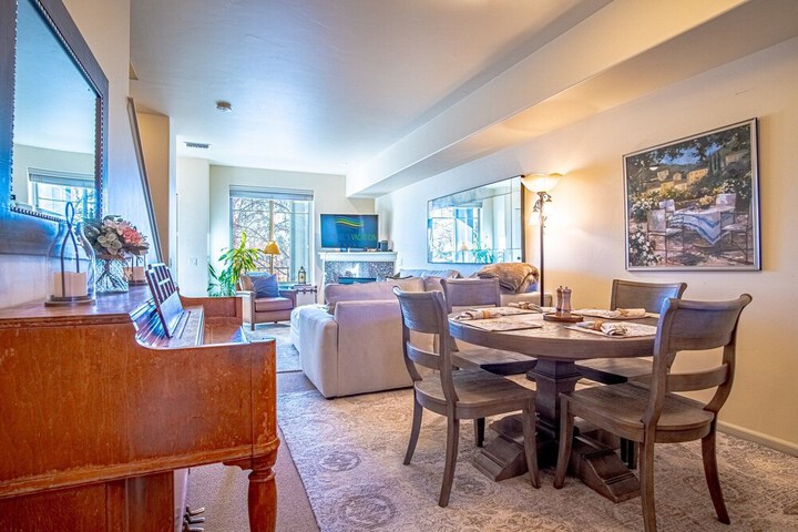 2BD Sweetwater Condo - Community Park Pool + Hot Tub