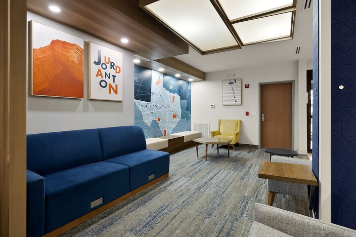 Holiday Inn Express Jourdanton - Pleasanton by IHG