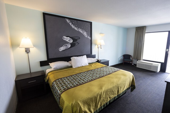 Room 26 of 32