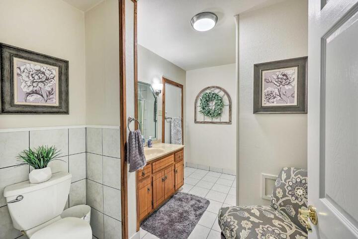 Private Pool: Lakefront Home in Hot Springs!