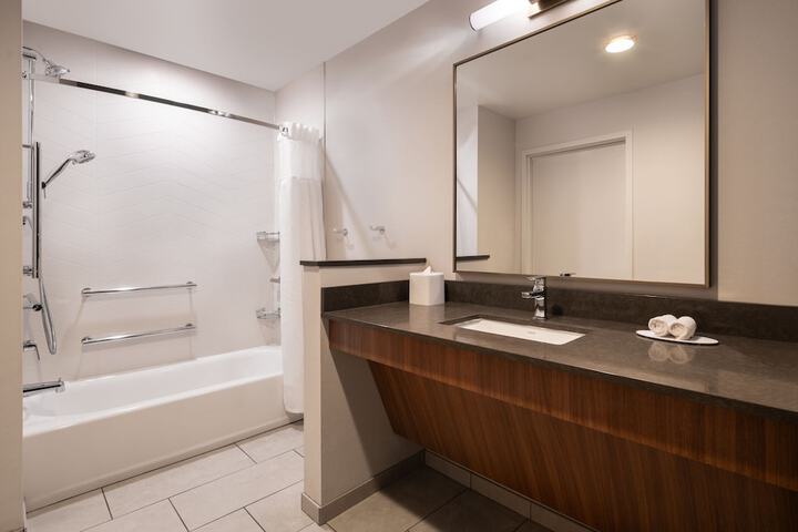 Room 15 of 28