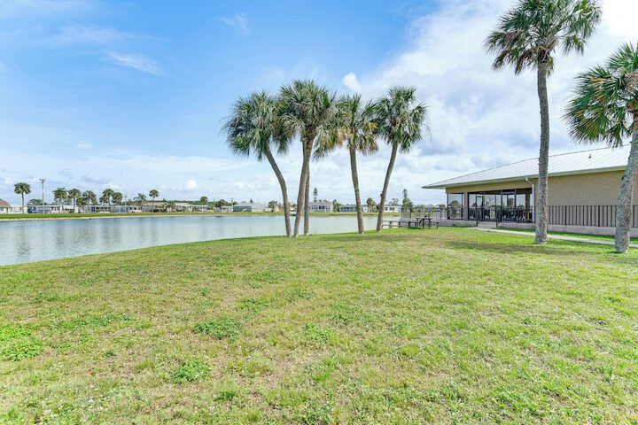 Swim Golf & Relax: Family Gem in North Fort Myers