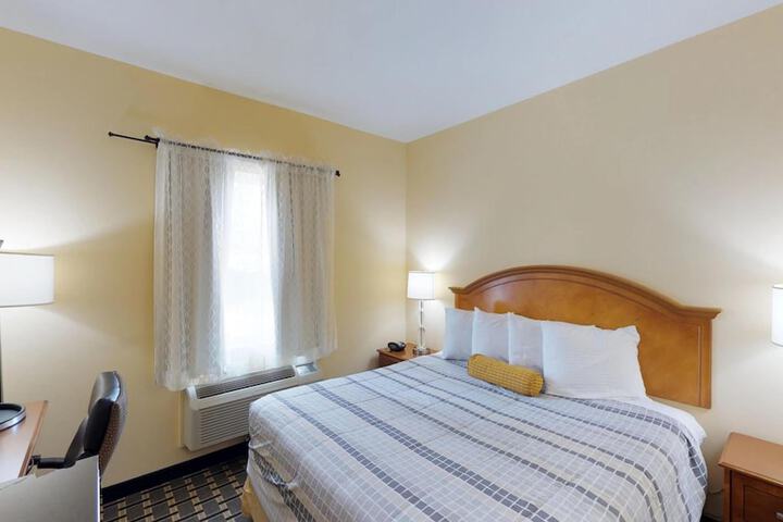 Room 25 of 29