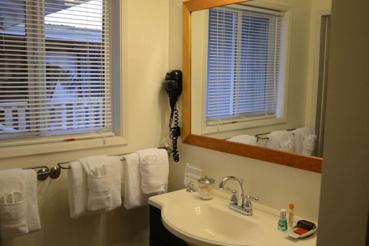 Room 108 of 119