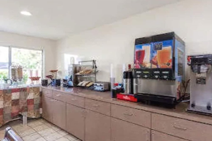 Days Inn by Wyndham San Marcos