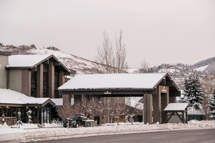 Hotel 4 of 65