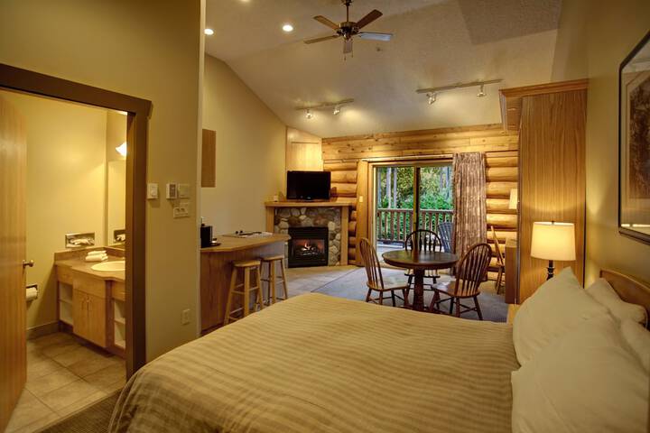Tigh-Na-Mara Seaside Spa Resort