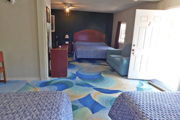 Little Shamrock Motel A1