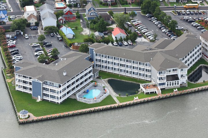 Comfort Suites Chincoteague Island Bayfront Resort