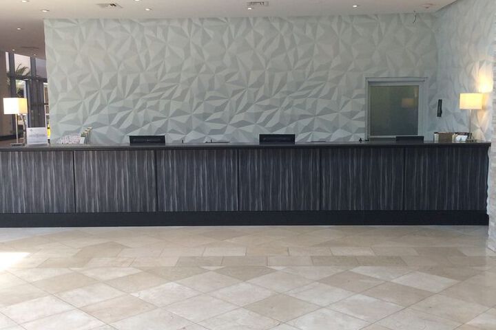 SAWGRASS GRAND HOTEL AND SUITES SPORTS C