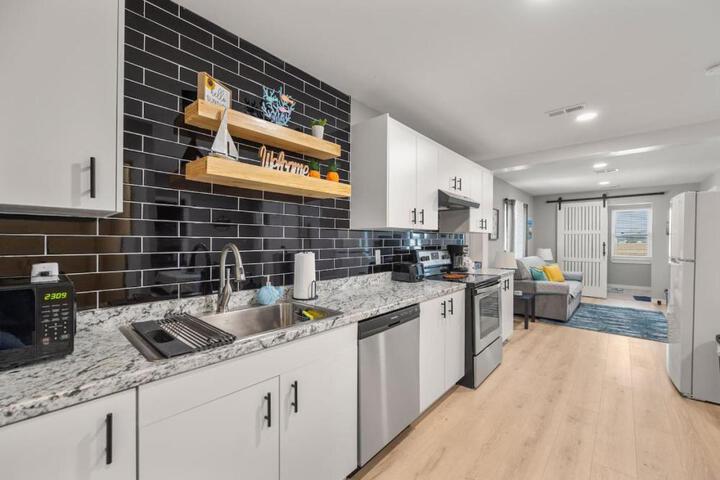 Lakeside Bliss 2BR 1BA with All Modern Comforts