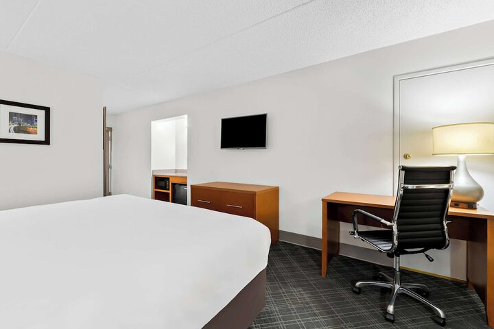Room 34 of 48