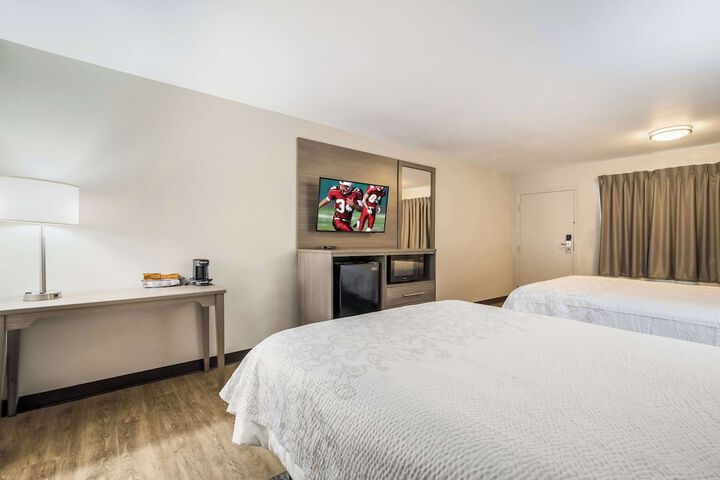 Room 16 of 34